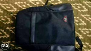 Lap top bag of branded company me large and