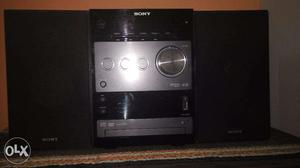 Sony Music player with 2 Speakers in very Good condition
