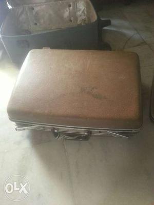4 luggage bags of  each. used bag with