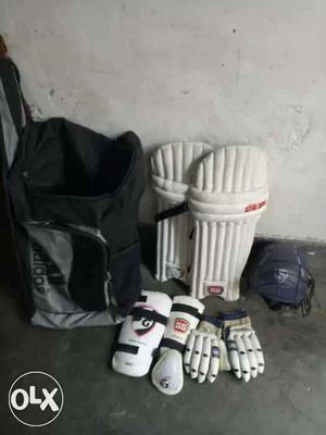 I want to sell my cricket kit very good condition