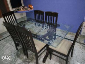 New daining table with 6 chaire and in saguan