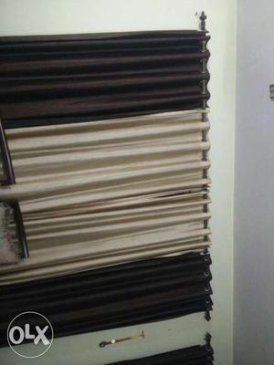 10 ft 5 pairs curtain set in good condition