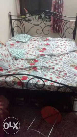 Black Steel Frame White And Red Floral Print Mattress