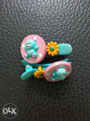 *Good as new *cute hairpins *beautiful color