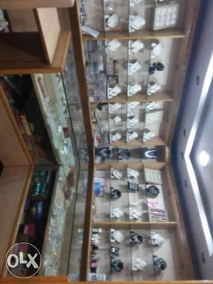 Jewellery 1gram gold total items and necks and display trays