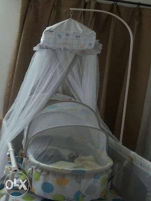 Kids bed with cradle infant to 10 yrs kid can use with