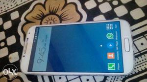 Samsung Galaxy S4 very good condition with box