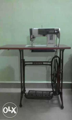 Sparingly used multipurpose sewing machine going