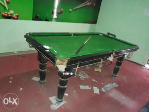 Black Frame Cue Pool Table
