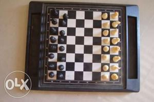 Chess game thodaa sa toota h side se