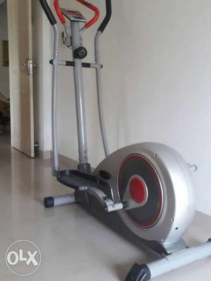 Elliptical trainer in good working condition with