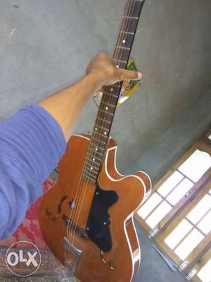 Givson guitar one week old selling bcoz I don't
