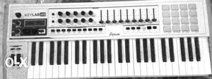 Silver Keylab Electronic Keyboard