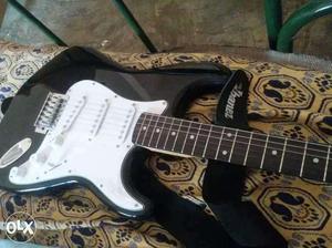 Stagg S250 Stratocaster Electric Guitar With Free Amplifier