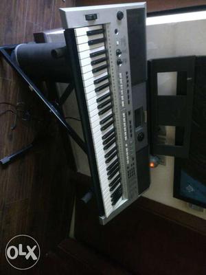 Yamaha keyboard psr I 455 with stand