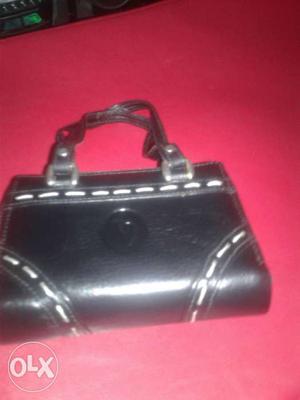 A brand new ladies purse for sell.