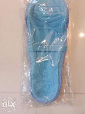 Baby breat feeding support with holding band. Brand new