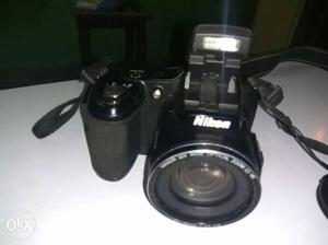 Black Nikon coolpix L820