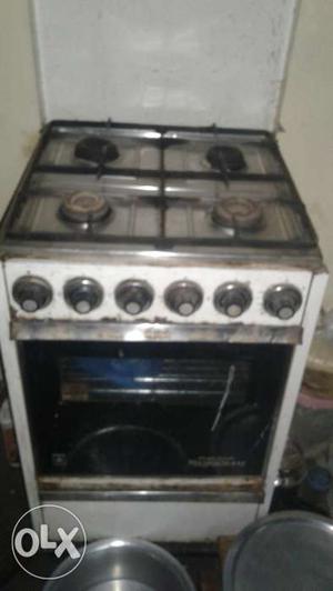 Cooking rang 3 year used good condition nd 4