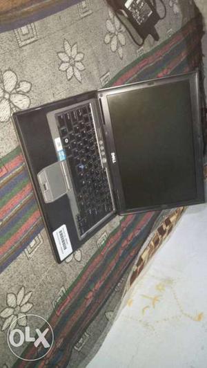 Dell leptop 2gb ram and 500 gb hdd one handed