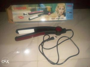 Hair straighter new with box no bargaining chip