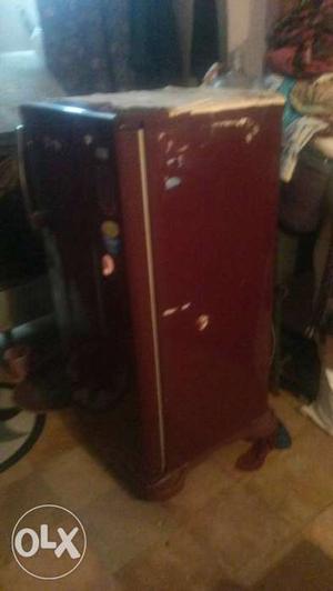 Lg fridge new conditions only four years old 175