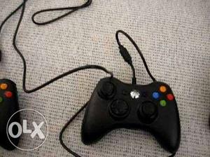 Original Microsoft Xbox 360 wired controller. 1