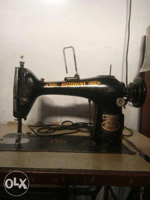 Roshni sewing machine with moter