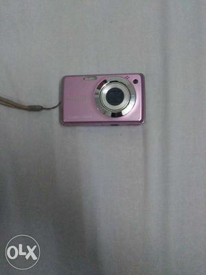Sony Cybershot 12.1 mega pixel with charger and