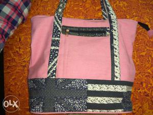 Unused Beautiful pink handbag.