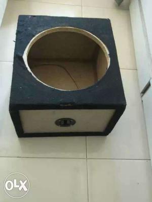 Used Subwoofer box. selling off urgently. good