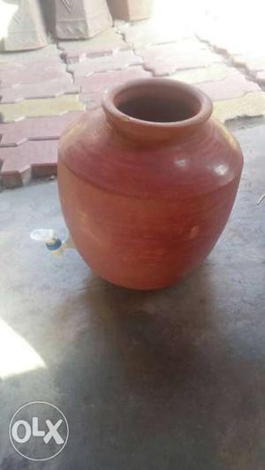 Water pot 7-8 liter capacity New with tap