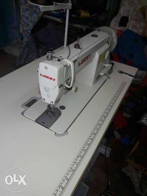 White Lucky Electric Sewing Machine