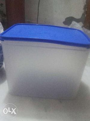 12 kg storage container