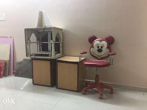 2 bed side table Marble temple Rev. Kid chair