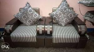 6 month old sofa sets very good condition