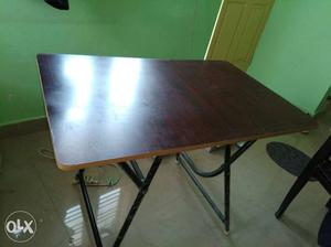 6 months old table in new condition