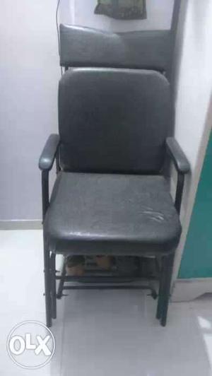 Beauty parlour chair urgent sell good condition