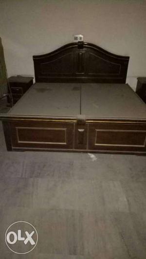 Bed with gud condition side tables along with two
