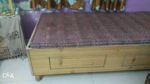 Box diwan with pillows and mattress good