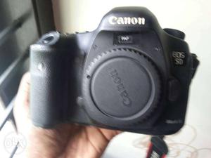 Canon 5d mark 3 with  lend 2 batteries charger memory