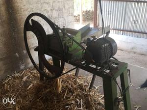 Chaff cutter with 1.5 Hp motor