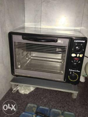 Electric oven in a good condition only 6 month old