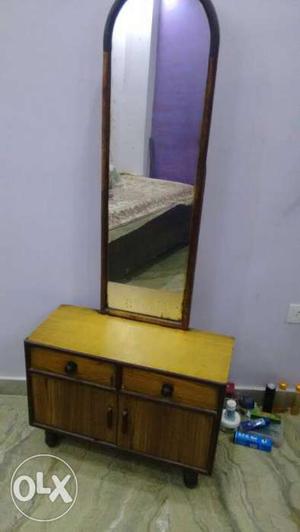 Heavy wooden dressing table with drawers and racks