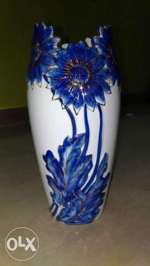 New designer ceramic vase its original showroom