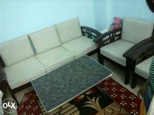 2 month old new 5 seater sofa with heavy centre