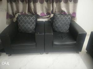 3+1+1 seater 4yr old rexin sofa in decent