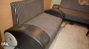 7 seater sofa set with cusion