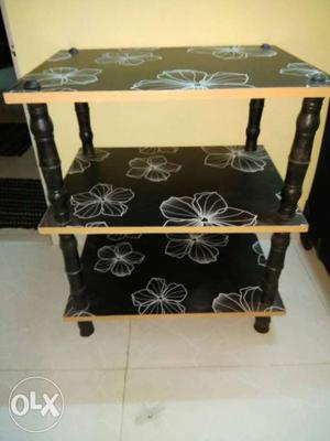 Black And White Floral Wooden Three-tier Rack
