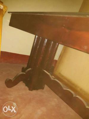Brown dining table with 6 chairs.New.